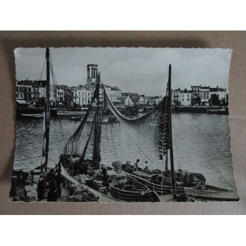 Cpa La Rochelle -Le Port Et La Tour St Sauveur- Timbrée Type Ceres Mazelin N°Y&t 681