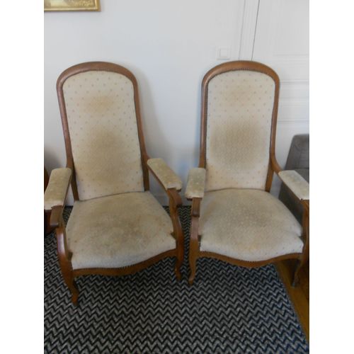 Deux Fauteuils Voltaire