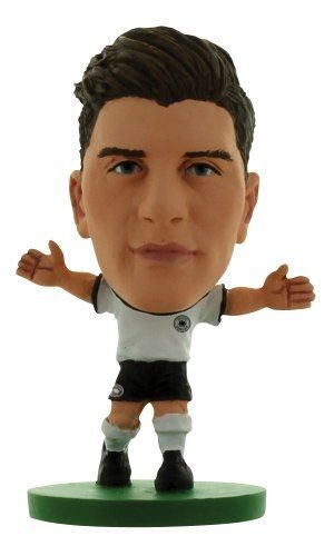 Soccerstarz - 400378 - Figurine Sport - Mario Gomez Dans Sa Tenue D'équipe D'allemagne À Domicile