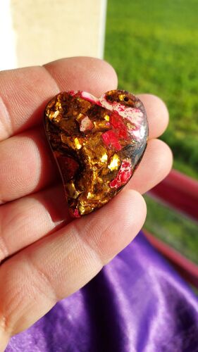 Pendentif Coeur En Bornite Cuivré - Rose, Blanc Et Doré Avec De Magnifiques Reflets. 4.5 Cm. Lot 2907