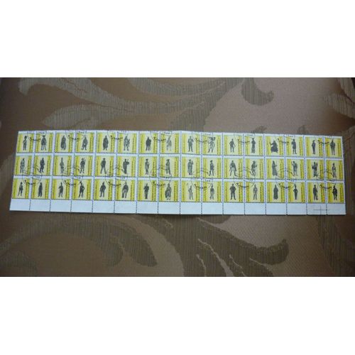 Ajman States And Its Dependancies ( Émirats Arabes Unis) = Bloc De 48 Timbres Oblitérés = Thème " Uniformes Militaires De Toutes Époques 