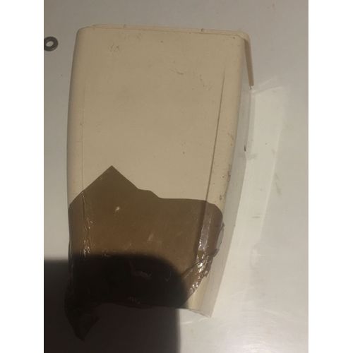 Cache lampe pour machine à coudre singer référence 352519