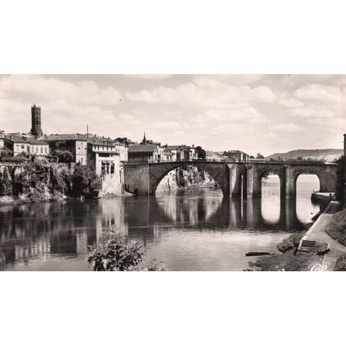 Carte Postale Ancienne Noir Et Blanc Dentelee- Photo Cap De Villeneuve Sur Lot - Les Bords Du Lot Vers Le Vieux Pont