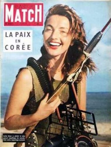 Paris Match N° 228 Du 01/08/1953 - Archeologie Charlie Chaplin (Charlot) Christaine Martel Coree Cyclisme - Tour De France Garry Cooper Gouvernement De La France Greta Garbo Hans Lotte Haas Indochine - Cambodge John Huston La Mode Louison Bobet Ma...