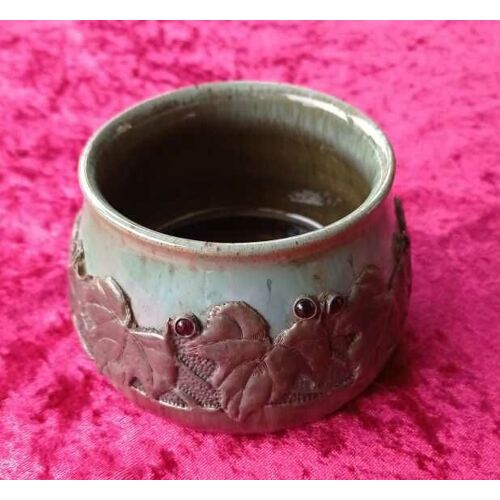 Très Joli Petit Cache Pot Art Nouveau En Céramique Et Étain
