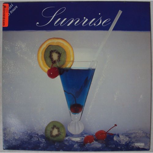 Sunrise : Téquila Sunrise - Blue Lagoon - Batida Maracuja - Camomilla Dry . 