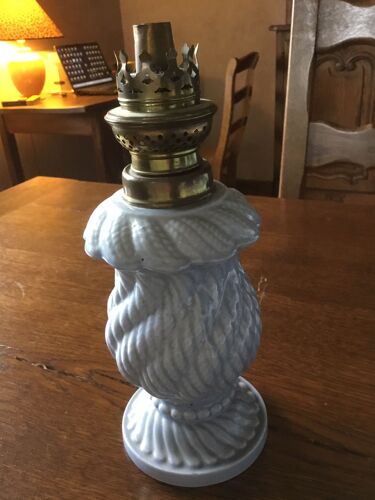 Lampe Ancienne A Petrole Bleu