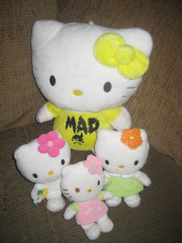 Lot De 4 Poupées Doudous Hello Kitty 33 Cm, 15 Cm, 15 Cm Et 15 Cm Sanrio