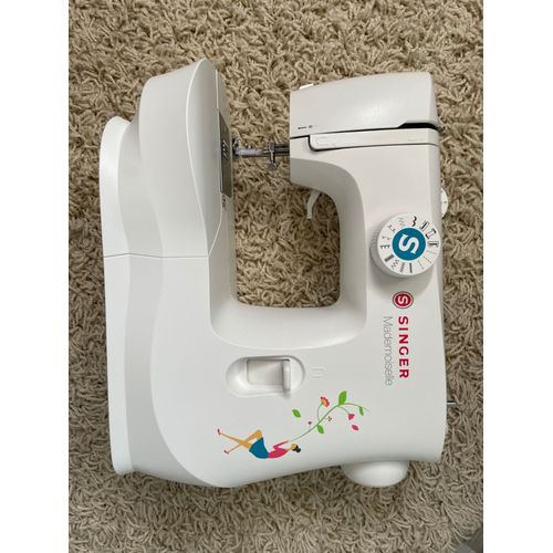 Machine à coudre SINGER modèle Mademoiselle