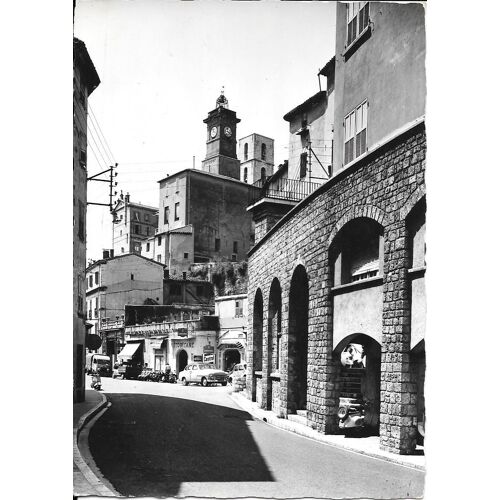Carte Postale De Grasse - Boulevard Gambetta. Vue Sur La Vieille Ville (1965)