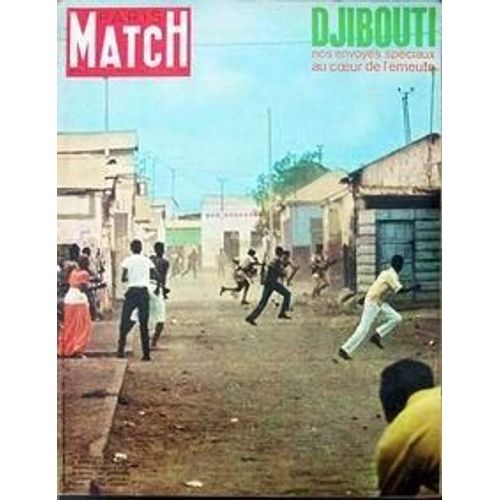 Paris Match N° 938 Du 01/04/1967 - Djibouti - Au Coeur De L'emeute. Alain Et Nathalie Delon Brigitte Bardot Djibouti Emeutes -Å Djibouti Jean-Claude Killy La Chine : Le Bond En Avant Les Gr-Åves Michel Simon Le Vieil Homme Et L'enfant Mich-Åle Ray...