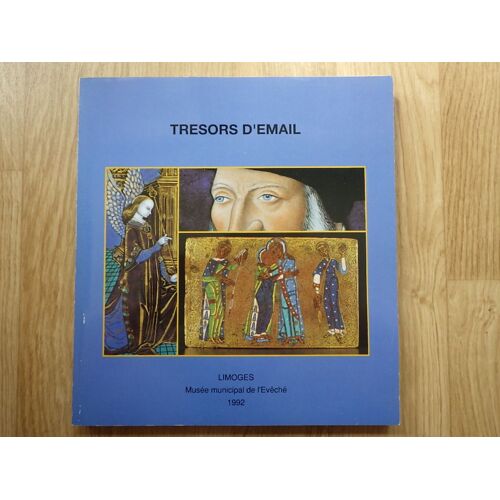 Tresors D'email À Limoges Musée Municipal De L'evêché