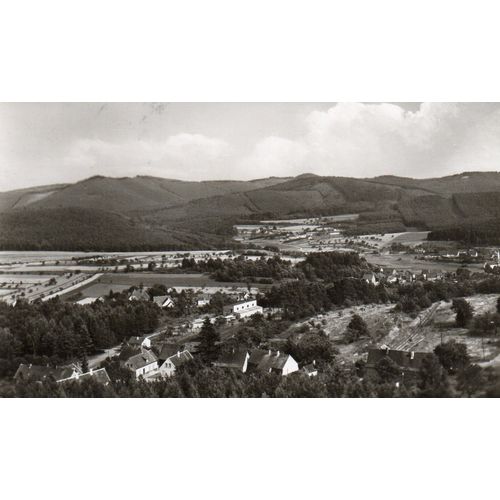 Carte Postale Noir Et Blanc Dentelee- Vue De Carlsberg - Hertlinghausen - Platz