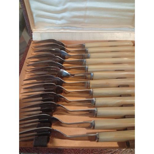 12 Fourchettes À Dessert Bakélite Et Inox Années 30/50 Coutellerie Frier À Grenoble