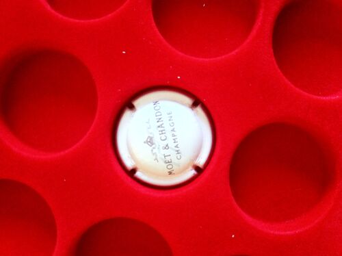 Capsule De Champagne Moet & Chandon