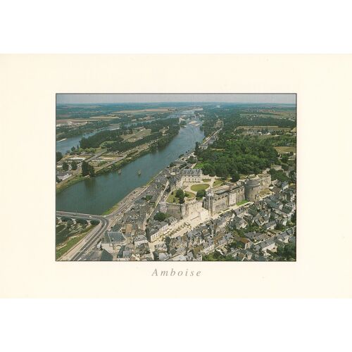 Amboise, " Vue Aérienne Du Château (Xve S) : Les Remparts Avec La Chapelle Saint Hubert Et La Tour Hurtault, La Cour Intérieure Et Le Logis Du Roi Dominant La Loire ".