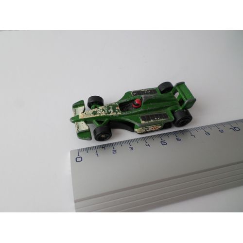 Course Modele Mac Do Vert Casque Rouge