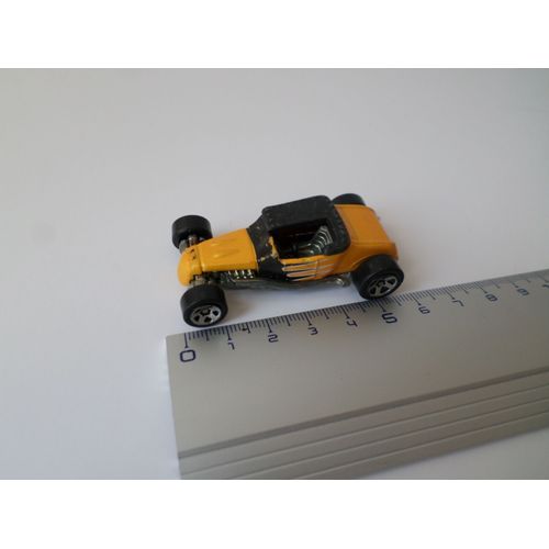 Cabriolet Modele Jaune Capote Noire