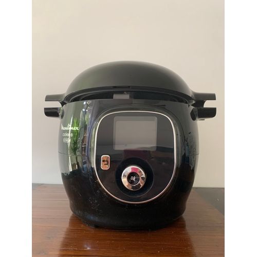 Multicuiseur intelligent Cookeo plus Connect avec deux livres 