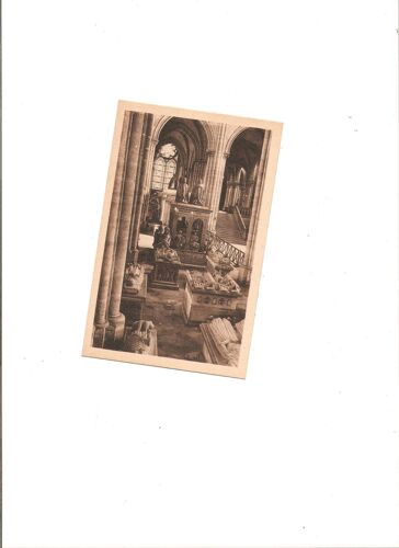 Abbaye De Saint Denis Les Tombeaux Nef A Gauche