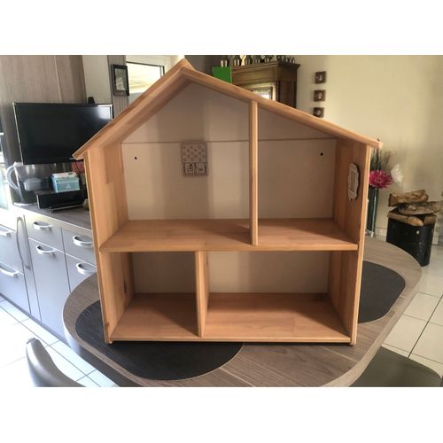 Maison de poupée en bois 