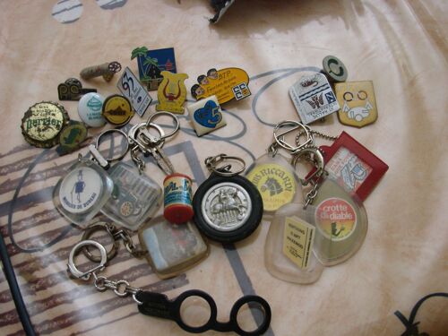 Porte Clef, Pin's, Broches, Anciens,