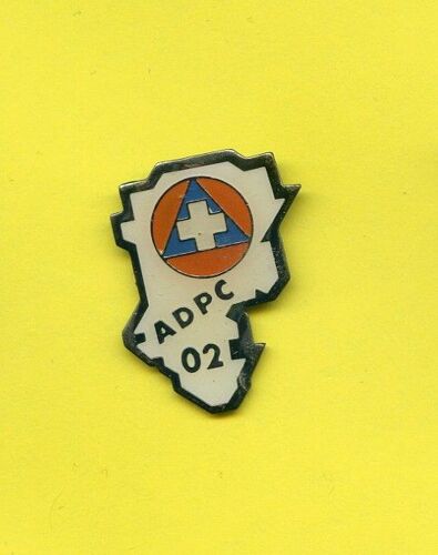 Rare  Pins   Secouriste   Croix Blanche   Adpc  02       Fa162