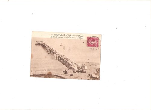 Trouville La Reine Des Plages La Jetee Promenade A L Heure Du Bateau Du Havre Timbree