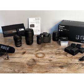 Pack Panasonic Lumix DMC-GH4 16 mpix + Objectif 14-140 + Objectif 100-300 + Objectif 7-14 + flash + micro + accessoires