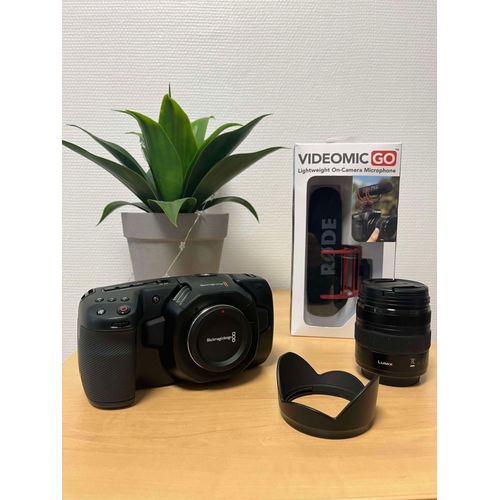 Blackmagic Pocket Cinema Camera 4K + Objectif Lumix G - Panasonic H-HSA12035 - Noir