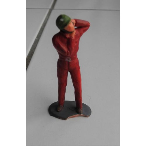 Figurine Scalextric Pilote De Course Enfilant Son Casque