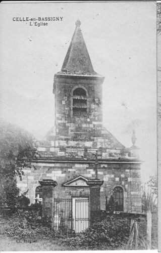 Carte Postale Ancienne "Celle En Bassigny. L'église" (Cl. Huguet)