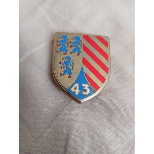 Insigne 43 Ieme Division Militaire Attache Cassé
