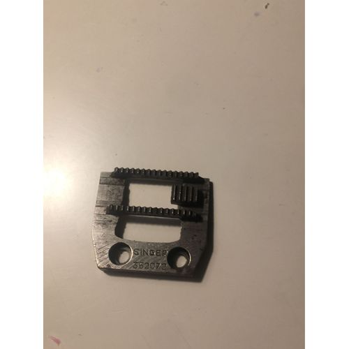 Griffe d’entraînement pour machine à coudre singer 