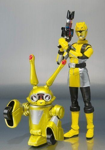 Tokumei Sentai Go-Busters Yellow Buster & Shfiguarts Usada Lettuce (Japan Import)