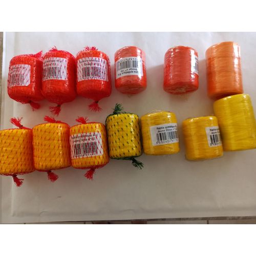 Bobines De Raphias Synthétiques Jaunes Et Orange