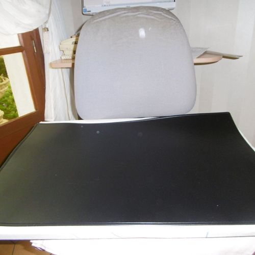 Sous Main Simple 40x60 Cm Noir Dessous Mousse Esselte 33227