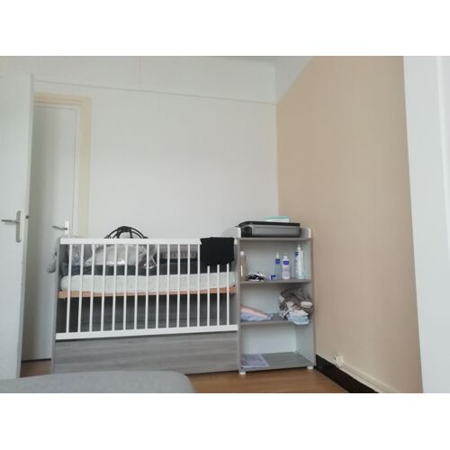 Lit Bébé Évolutif 120x60 Couleur Chêne Avec Table À Langer + Matelas