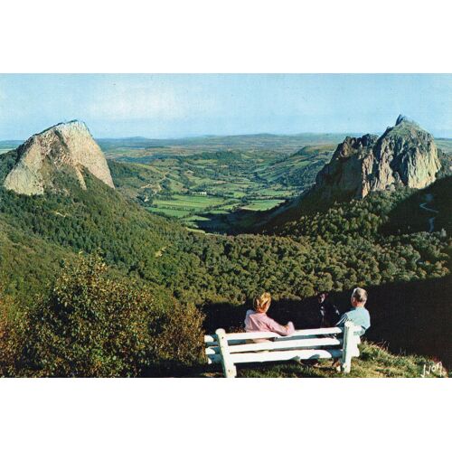 Carte Postalecouleurs Et Lumieres De France - L'auvergne Pittoresque - Les Roches Tuiliere Et Sanadoire- Vues Du Col De Guery-Editions D'art Yvon - Paris