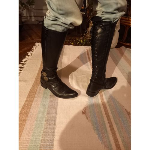 Bottes En Cuir Noir À Lacets Et Fermetures Éclair