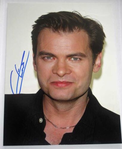 Autographe Clovis Cornillac  Photo Format  20x27cm