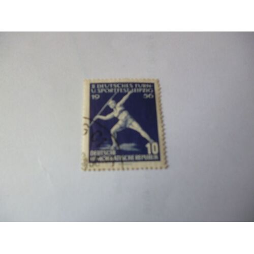 Timbre "République Démocratique D'allemagne : 2 Ème Fête Du Sport Et De Gymnastique De Leipzig 1956:Lancement Du Javelot""