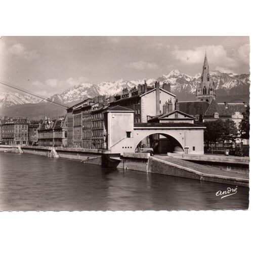 38 Grenoble - Cpsm - Station De Départ Du Téléférique De La Bastille