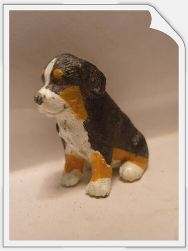 Figurine Chien Bouvier Bernois Assis