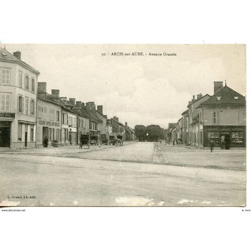 Cpa 10 Arcis-Sur-Aube. Avenue Grassin 1918