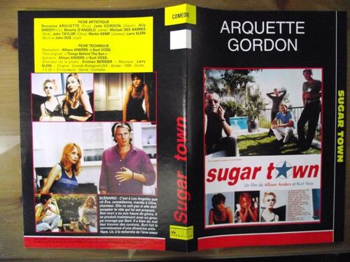 Tv Video Jaquette Du Film Sugar Town.Réalisation:Allison Anders Et Kurt Voss Avec Rosanna Arquette Jade Gordon Ally Sheedy