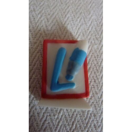 Fève Mate Abécédaire = Série Alphabet : Lettre " L "  Écrite Au Feutre Sur Un Tableau