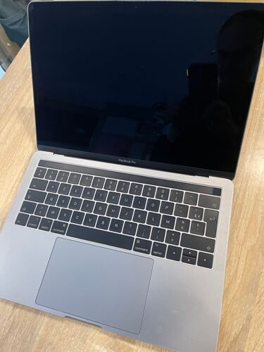 Apple MacBook Pro A1706 Touch Bar - 13" Intel Core i5 - 3.1 Ghz - Ram 8 Go - SSD 500 Go