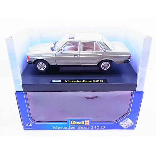 Mercedes 240d Revell 1/18-Revell