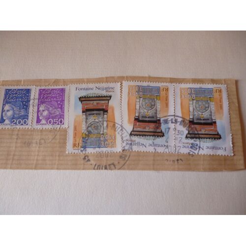 Timbres "Lot De 3 Timbres:Fontaine Nejjarine Au Maroc Et 2 Marianne.".2001